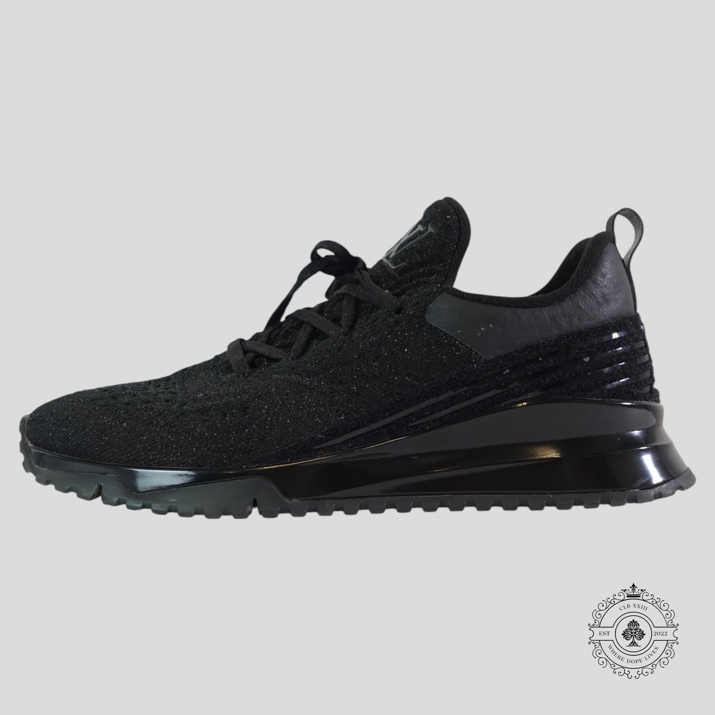 Louis Vuitton V.N.R Sneakers in Black