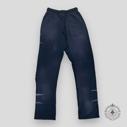 Hellstar Airbrushed Skull Flare Sweatpants in Black