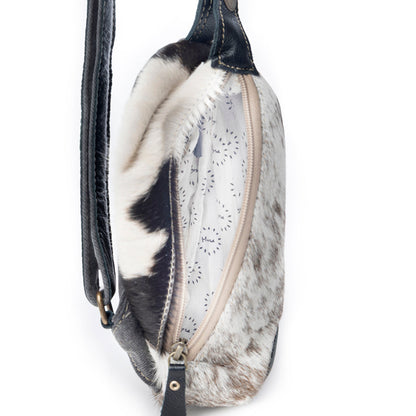 Robnette Ranch Fanny-Pack Bag in Dark & White
