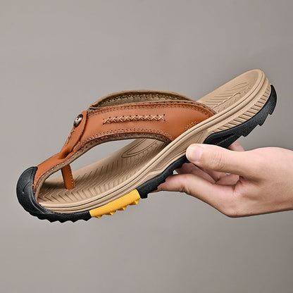 Summer men's new first layer cowhide flip-flops fashion all comfortable men's slippers beach shoes