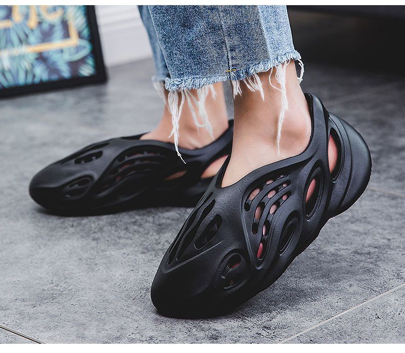 Stylish Men's Clogs for Comfort and Breathability - Perfect for Beach Days and Casual Outings
