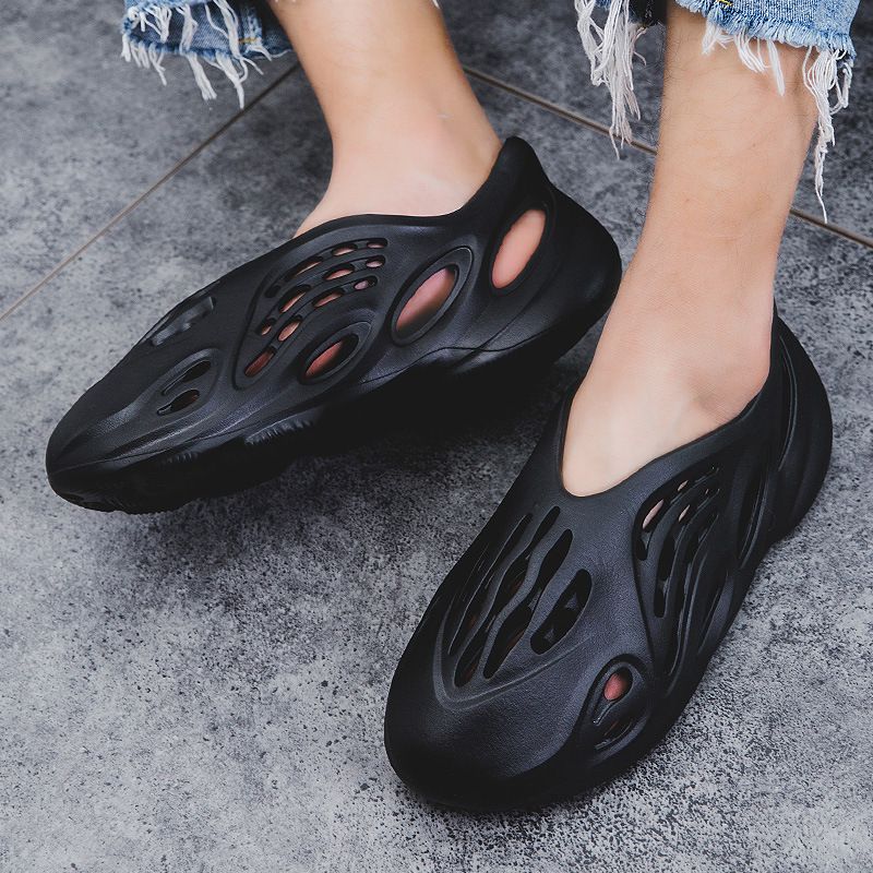 Stylish Men's Clogs for Comfort and Breathability - Perfect for Beach Days and Casual Outings