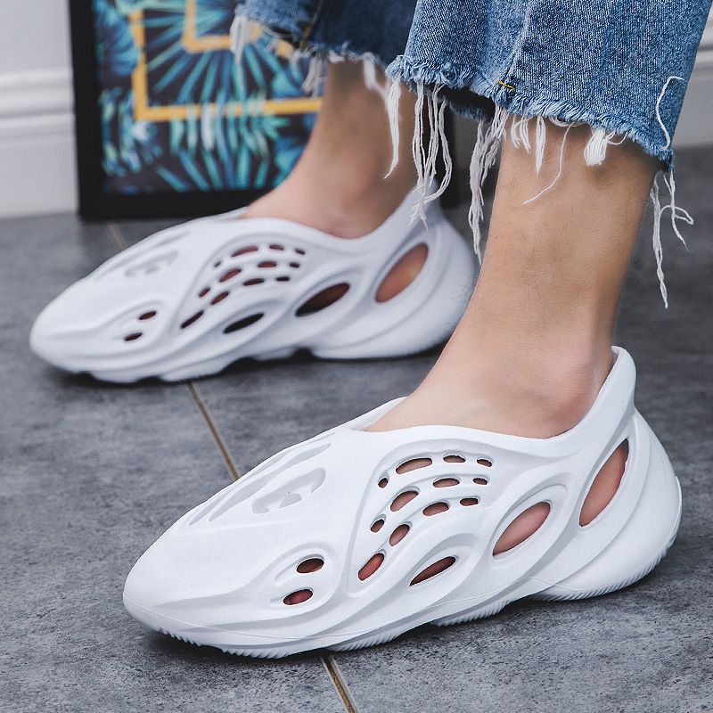 Stylish Men's Clogs for Comfort and Breathability - Perfect for Beach Days and Casual Outings
