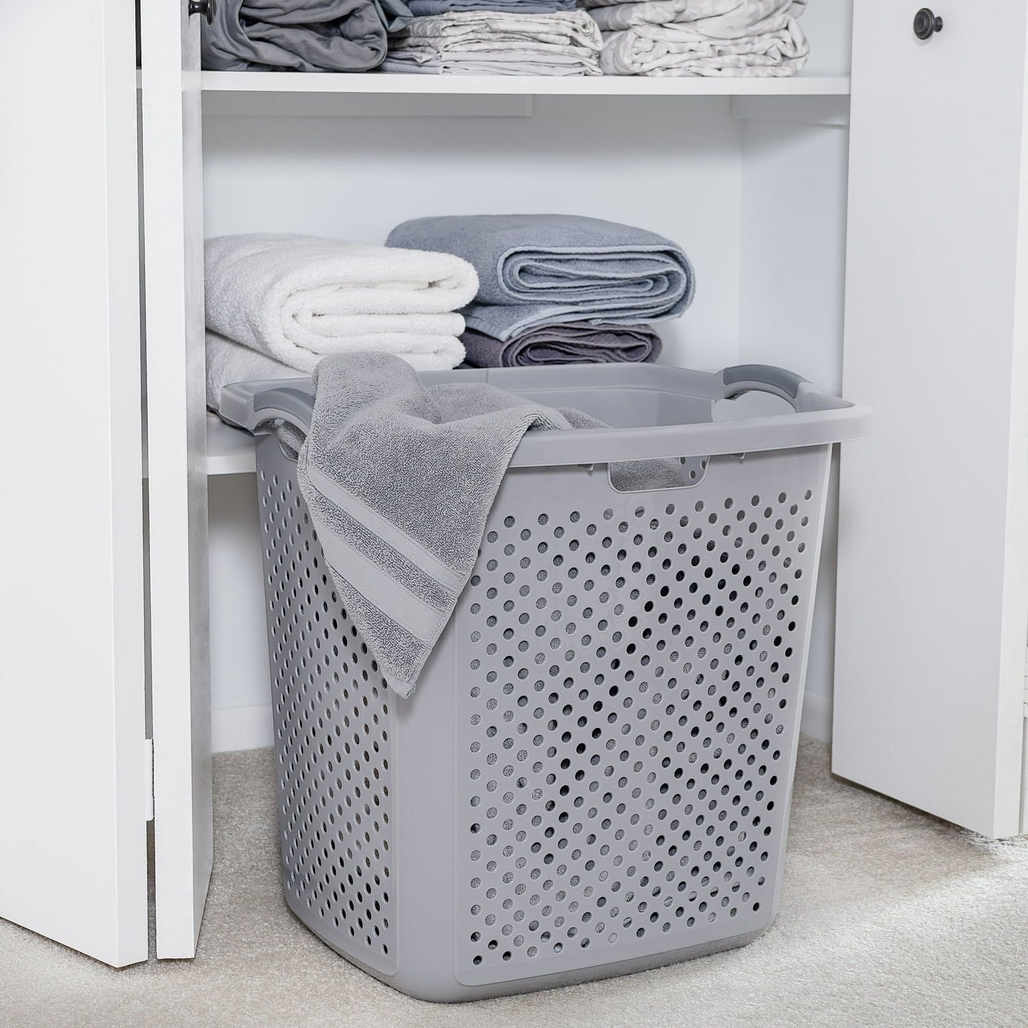 2.5 Bushel Extra Large Plastic Laundry Hamper, Soft Silver, Adult / Tween